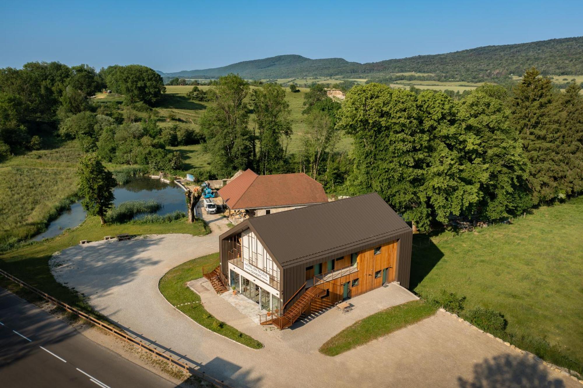 Hotel En Tilleul Pont-du-Navoy Exterior photo
